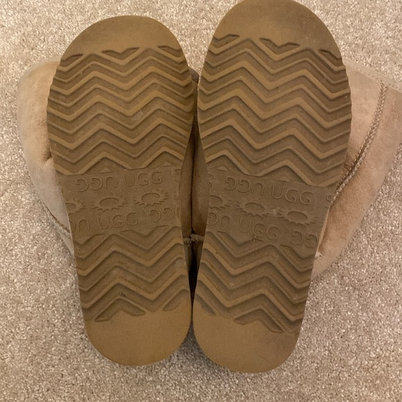 Ugg Boots - Picture 7 of 8